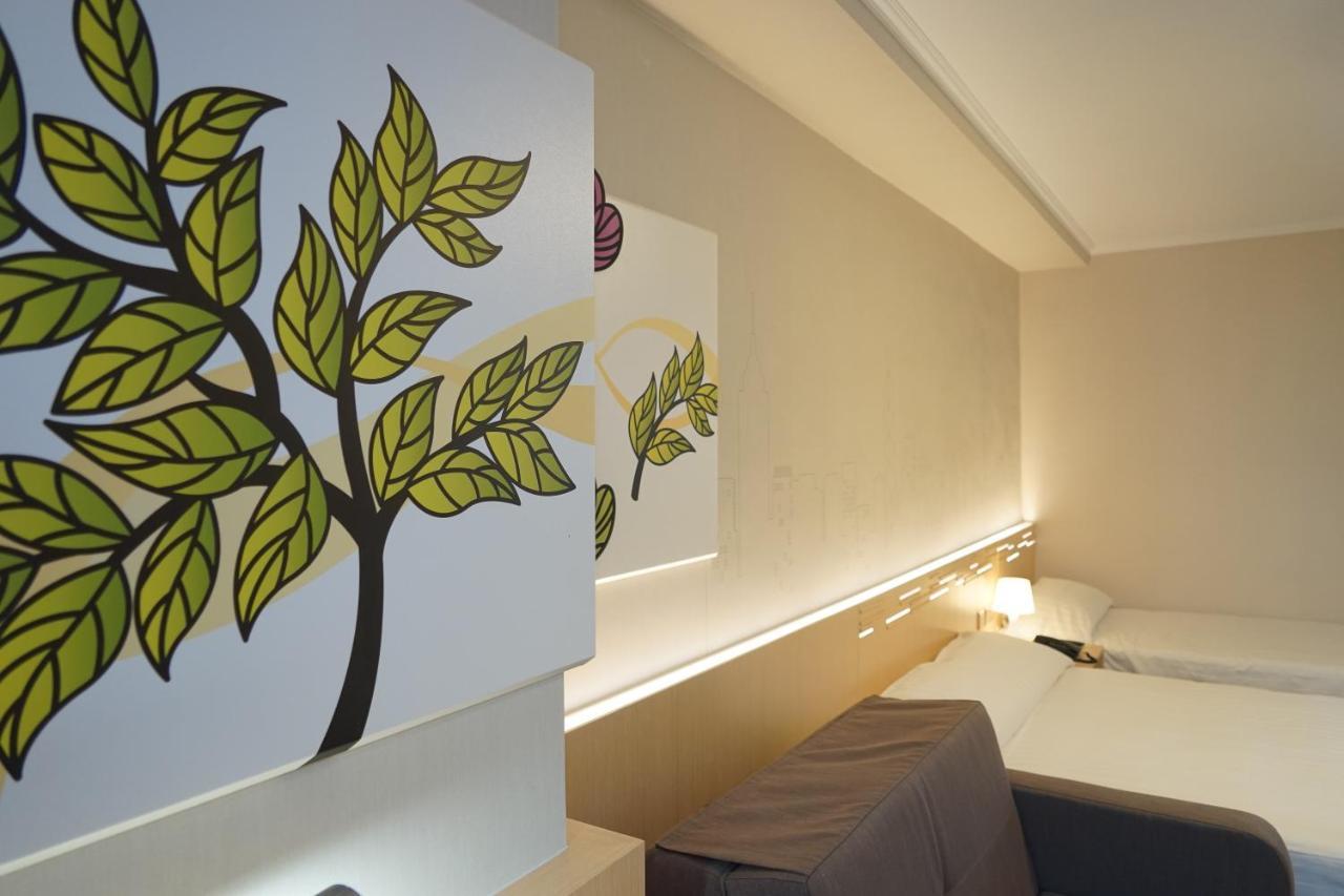 West Inn Hongkong Kültér fotó